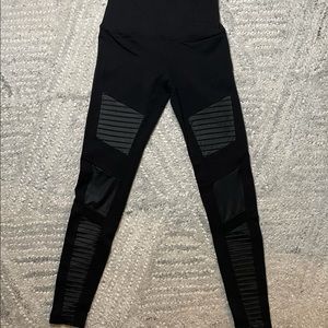 Alo Yoga Motto Leggings